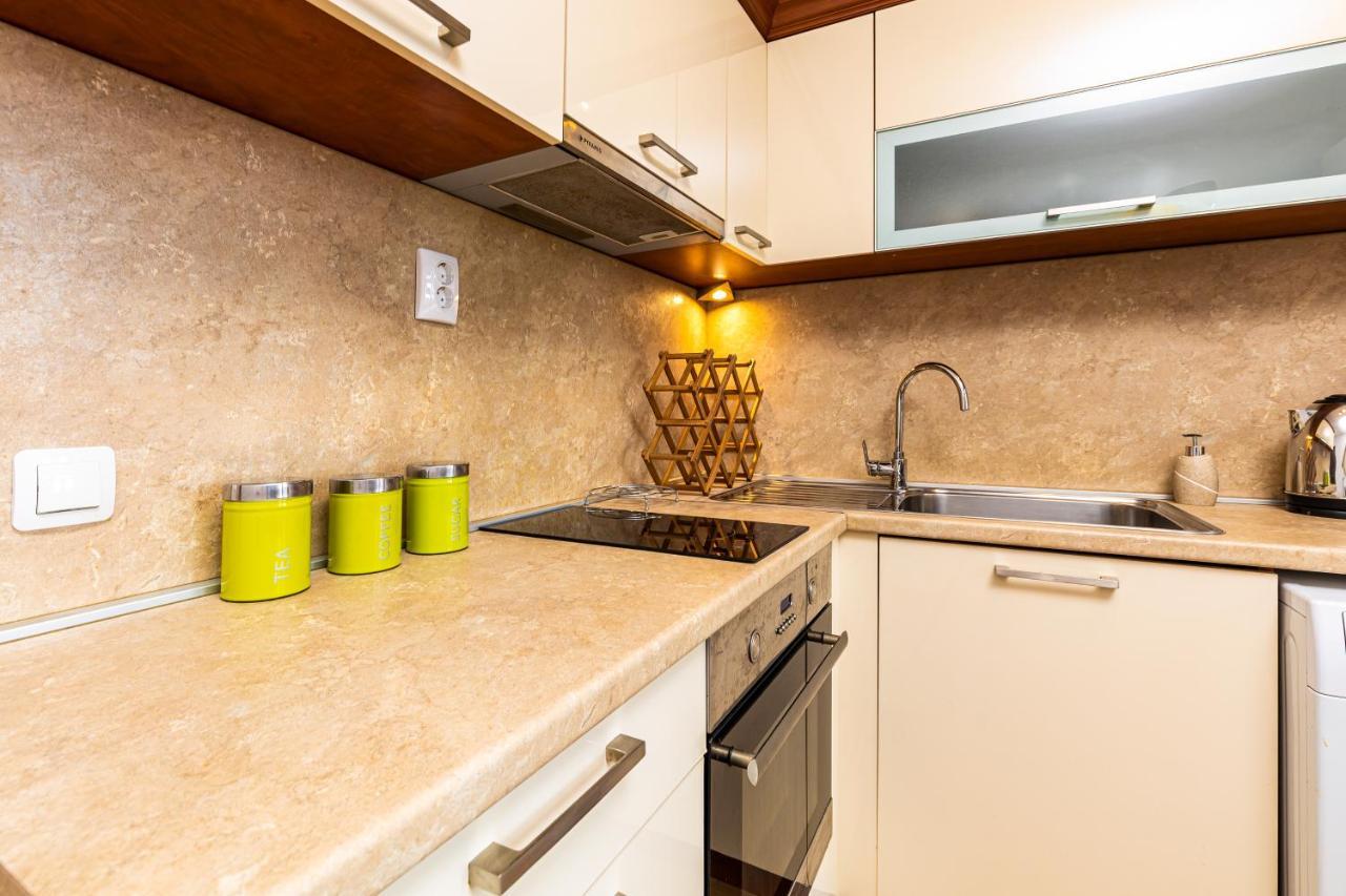 The Walnut 2Bd Apartment Пловдив Экстерьер фото